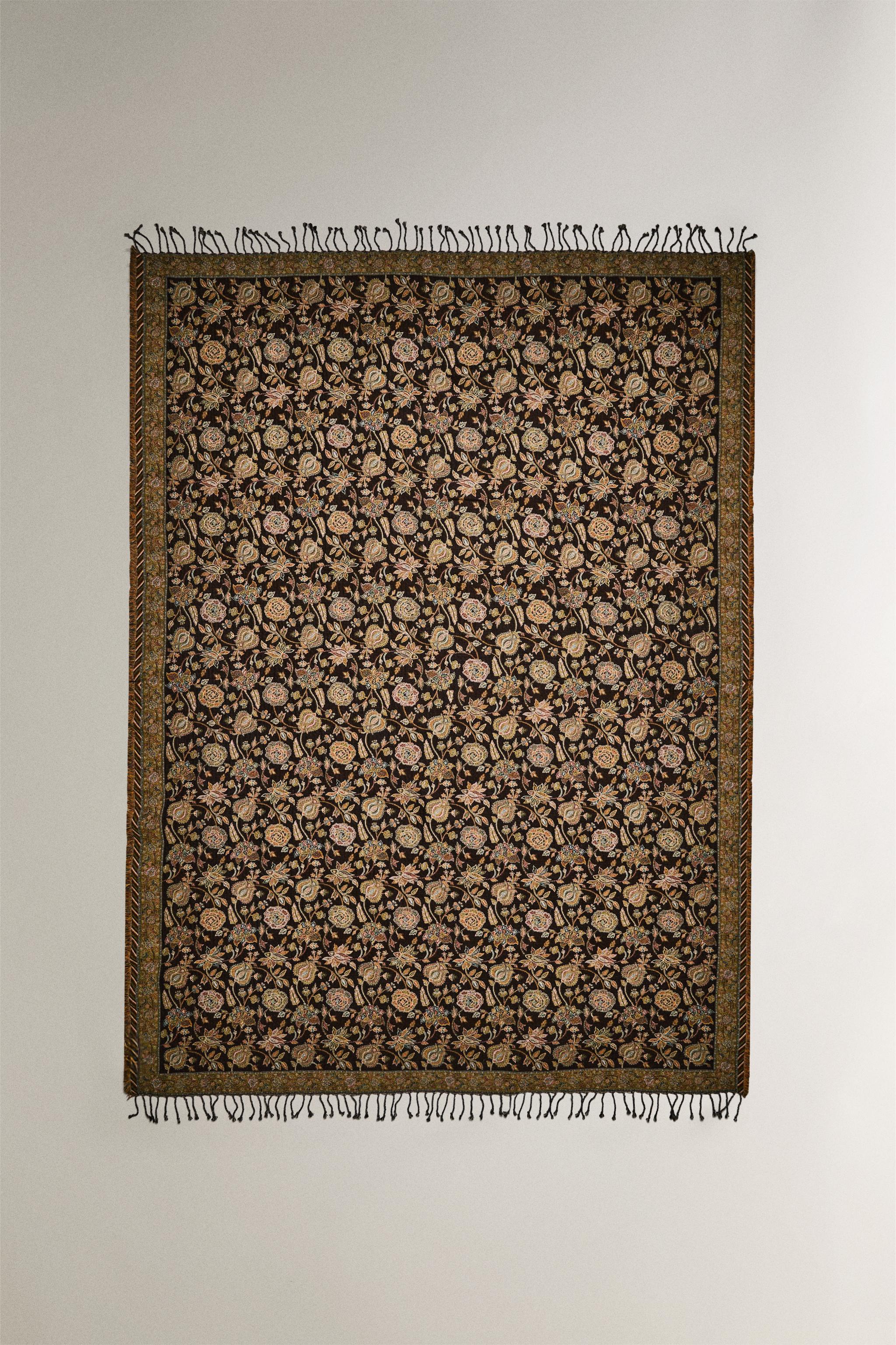 FLORAL JACQUARD BLANKET